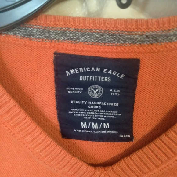 American Eagle Outfitters Superior Quality sweater A.E.O. 1977 Size Medium - Picture 4 of 4